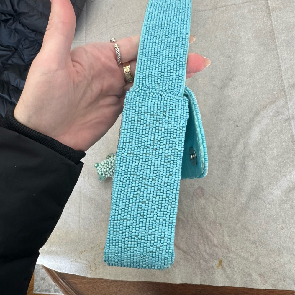 Made in India Blue beaded turtle bag with charm - Picture 5 of 6